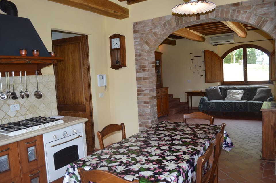 Villa, 2 Bedrooms, Smoking, Private Pool | Dining room