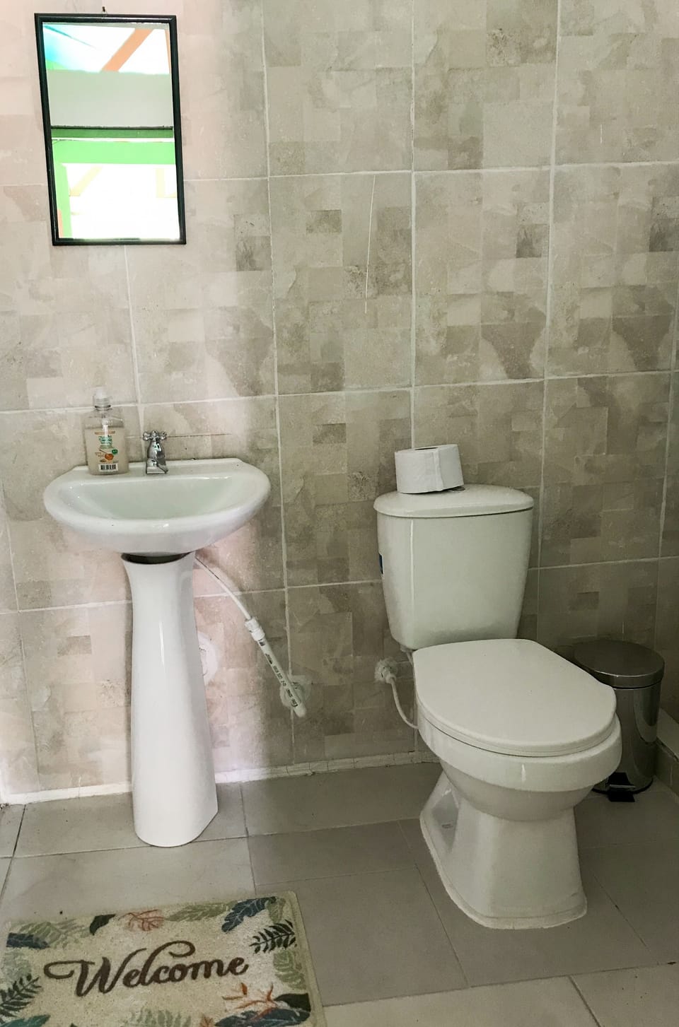 Room, 1 Bedroom, Accessible, Smoking | Bathroom | Towels