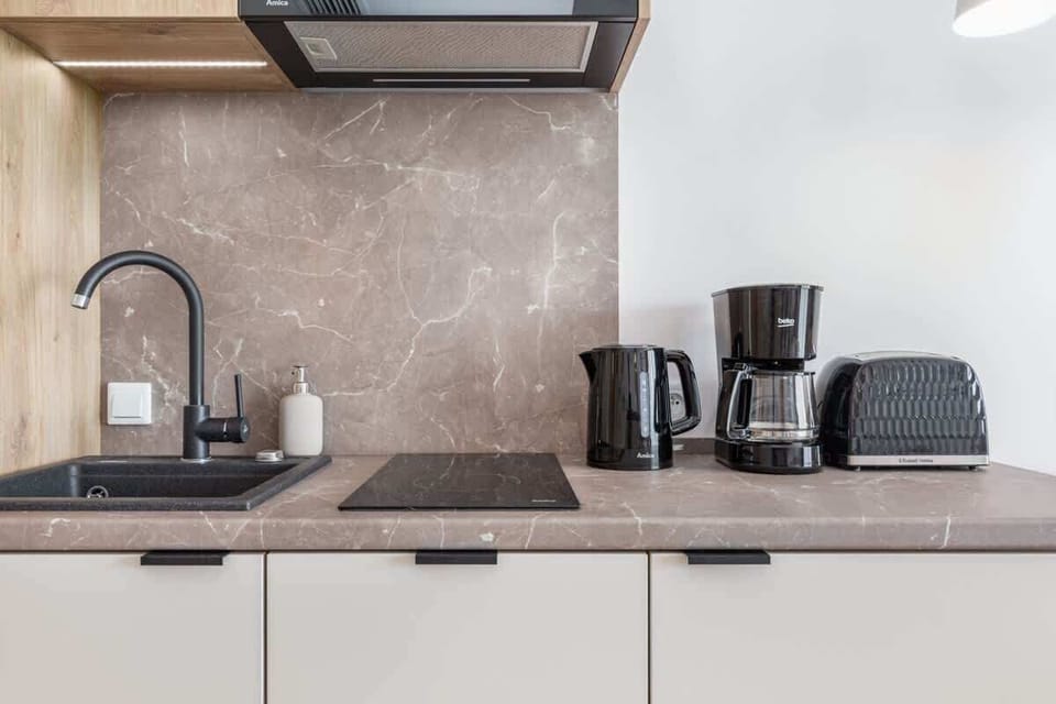 Modern, fully equipped kitchenette. 