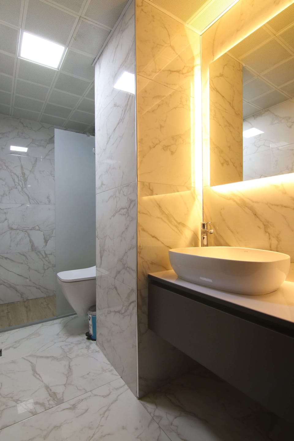 Standard Triple Room | Bathroom | Free toiletries, hair dryer, bathrobes, slippers