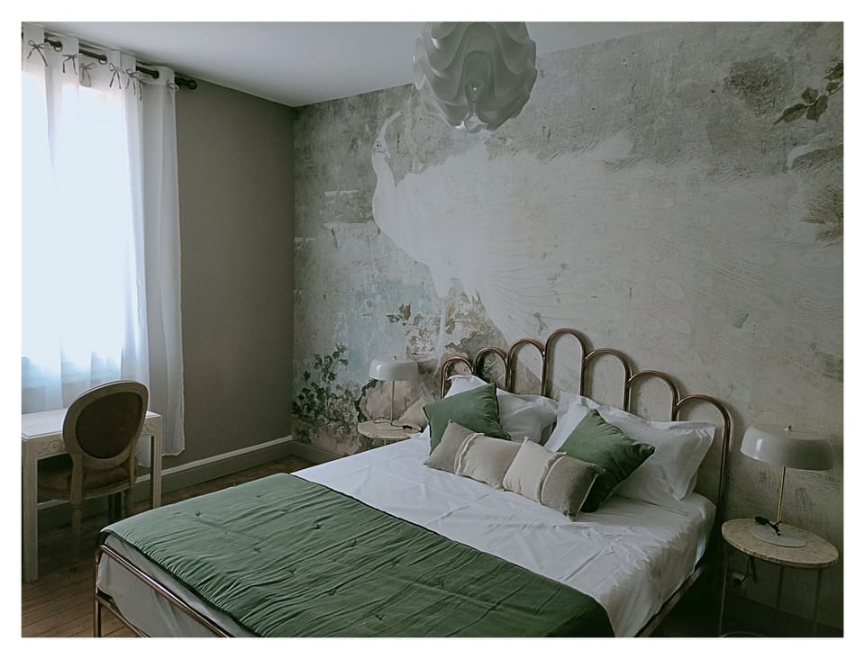 Comfort Double Room, Private Bathroom, City View (La Chambre Minhas) | Premium bedding, memory foam beds, free WiFi, bed sheets