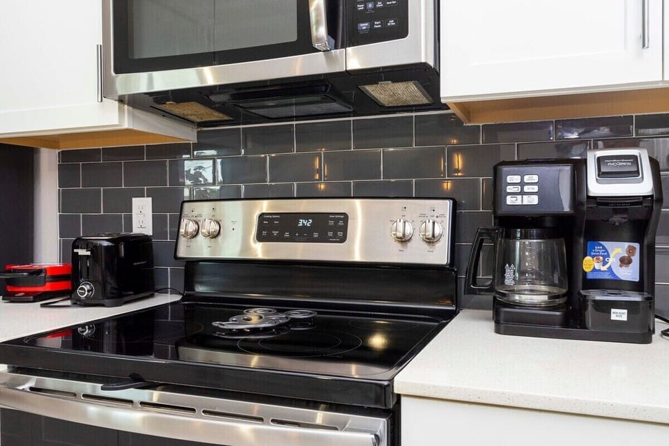 The best and luxurious equipmemt  to guarantee the best experience in every meal!