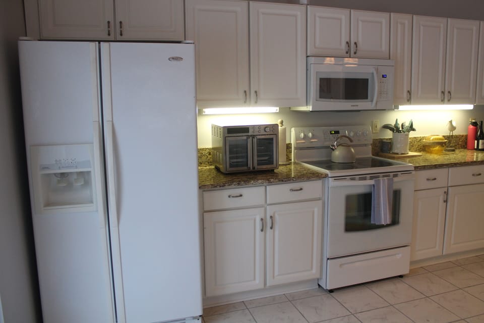 Fully equipped kitchen for any meals 