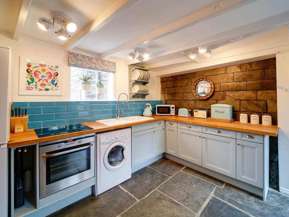 Cottage | Private kitchen | Cookware/dishes/utensils