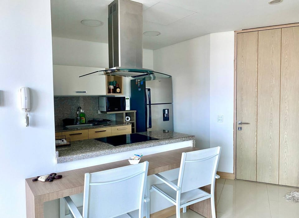 Basic Apartment | Private kitchen | Full-size fridge