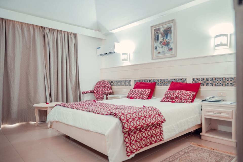 Basic Single Room | Free WiFi, bed sheets