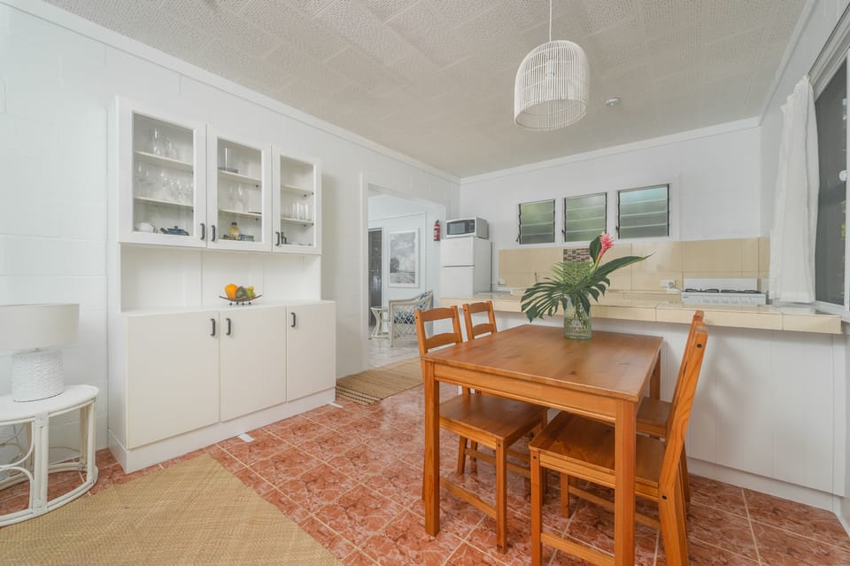 Fully equipped and spacious kitchen with a dishwasher.