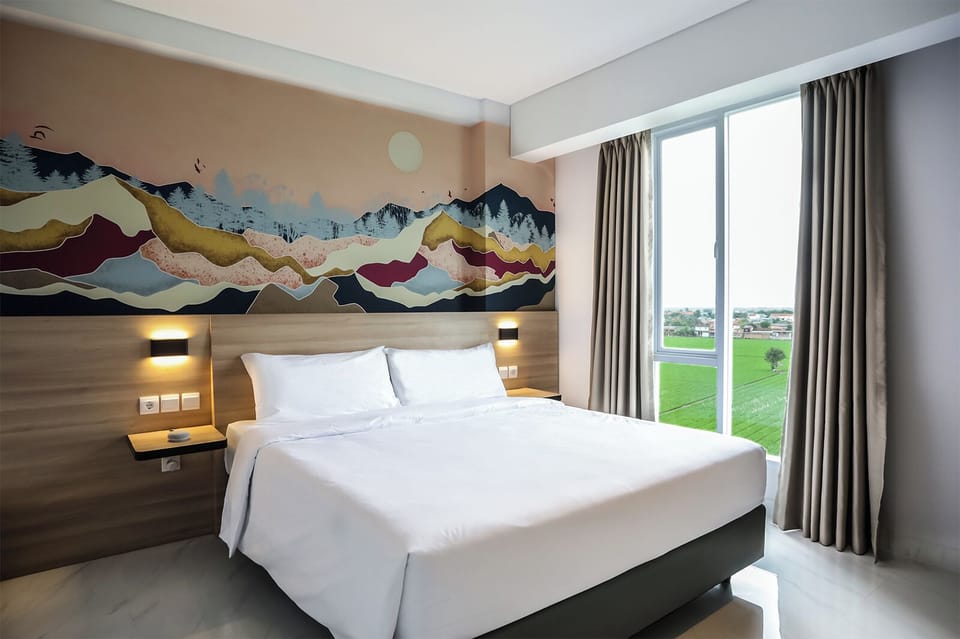 Premium bedding, in-room safe, desk, iron/ironing board (on request)