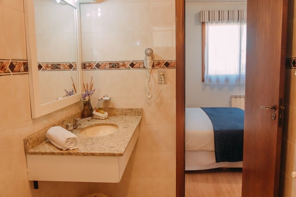 Luxury Double Room | Bathroom | Hair dryer, bidet, towels