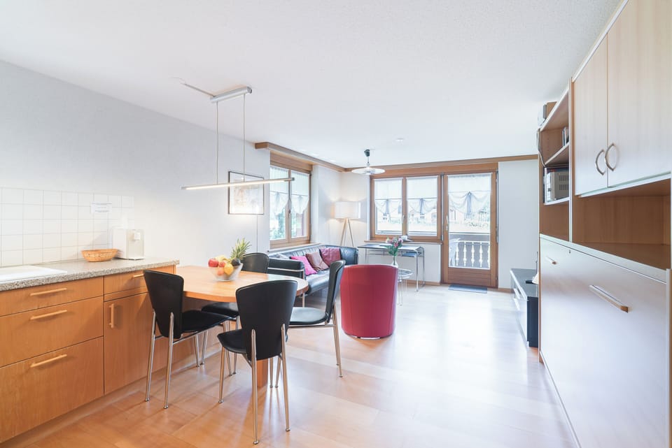 One-Bedroom Apartment with Matterhorn View | In-room dining