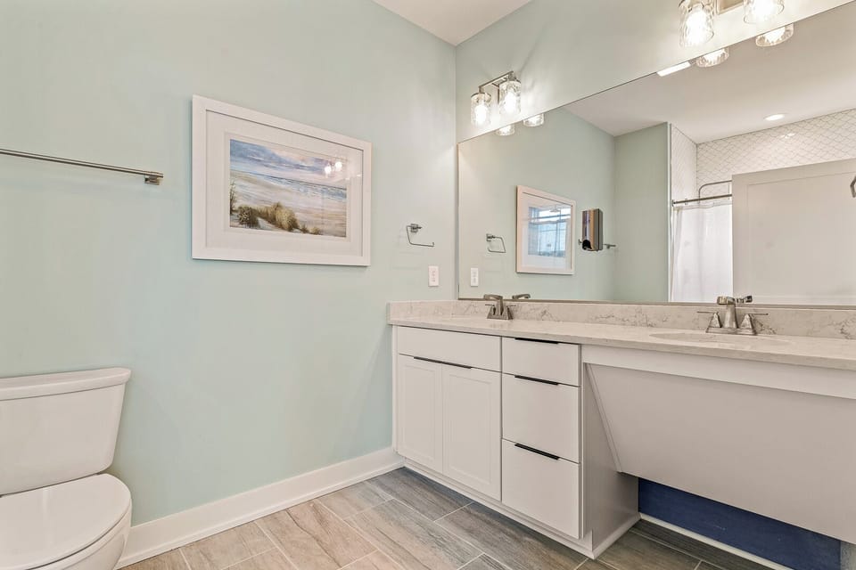 Full Accessible Bathroom in King En Suite on Third Level