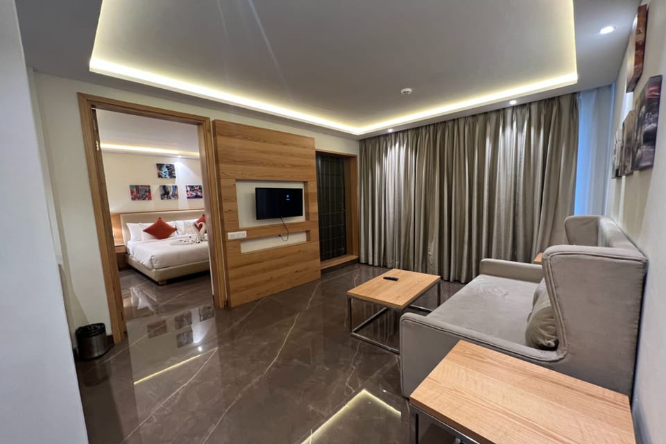 Suite | Blackout drapes, soundproofing, iron/ironing board (on request)