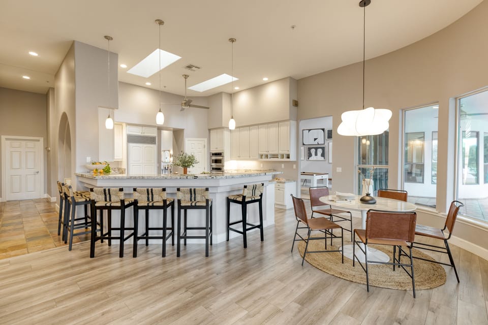 Kitchen and breakfast area.