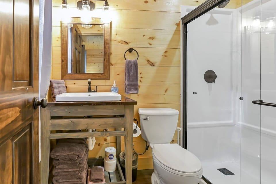 Ensuite with walk-in shower