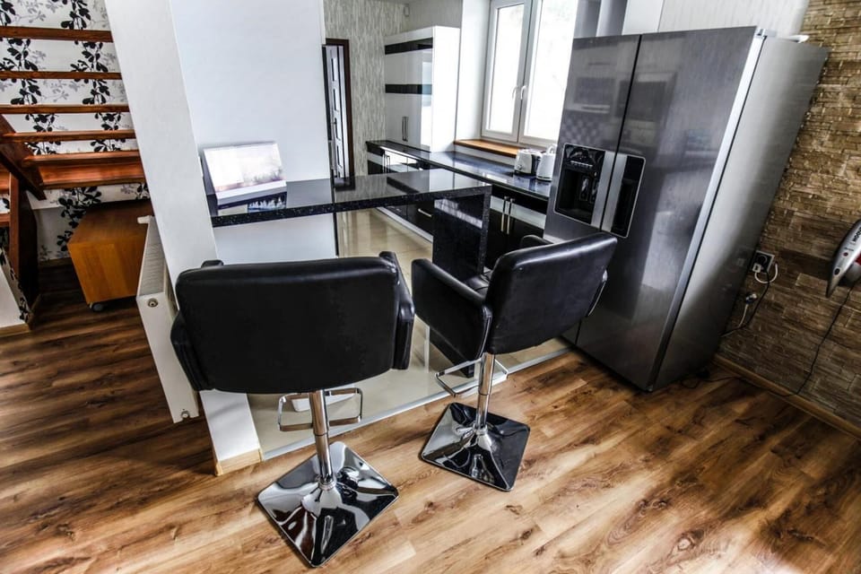 House | 6 bedrooms, WiFi