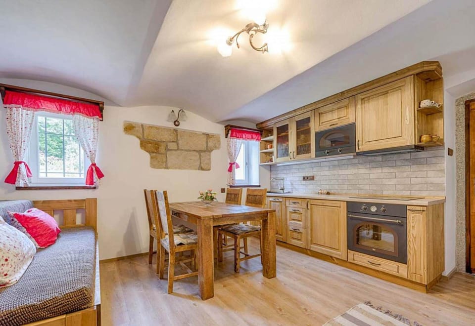 House | 5 bedrooms, WiFi