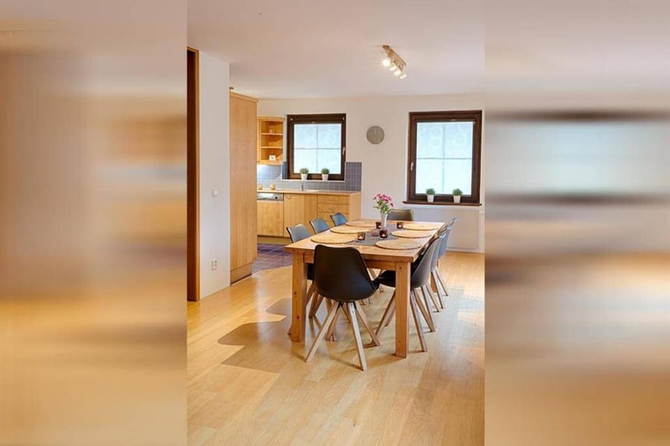 House | 9 bedrooms, WiFi