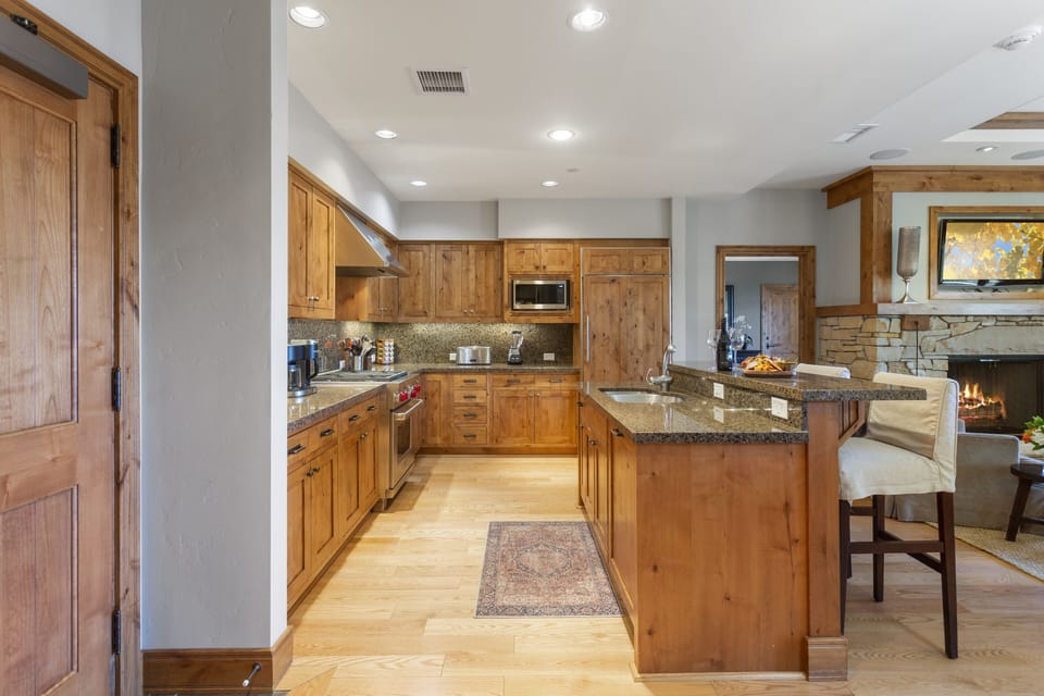 Indoors, Flooring, Floor, Hardwood, Kitchen