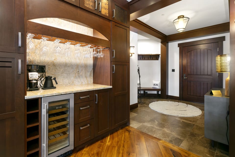 Indoors, Flooring, Floor, Hardwood, Rug