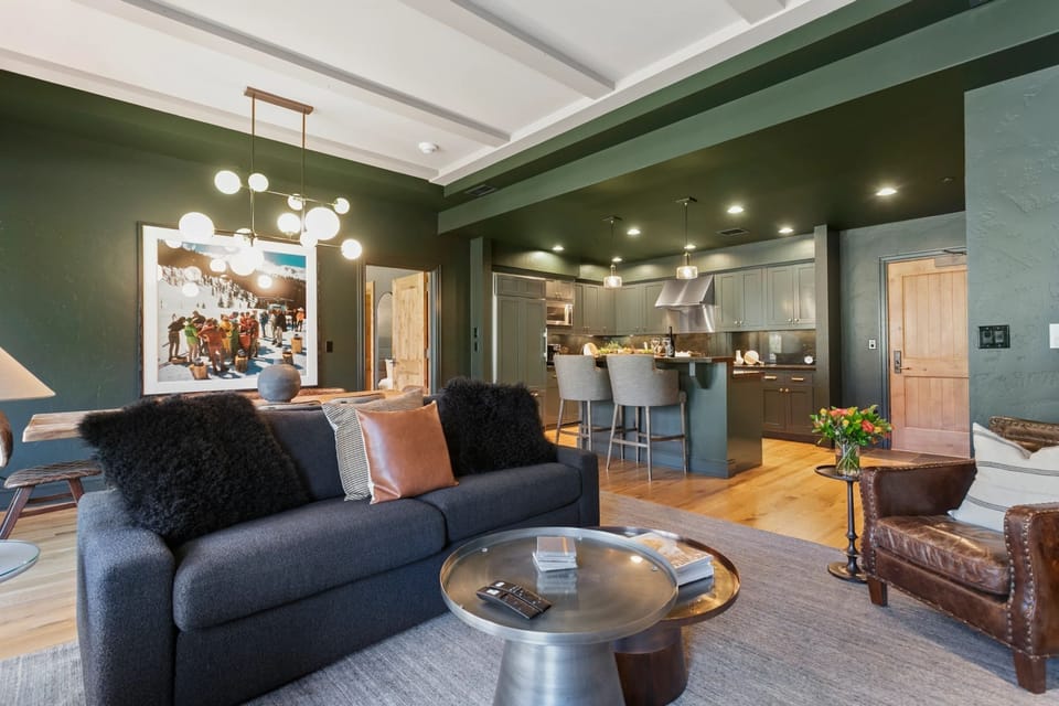 Home Decor, Living Room, Indoors, Furniture, Table