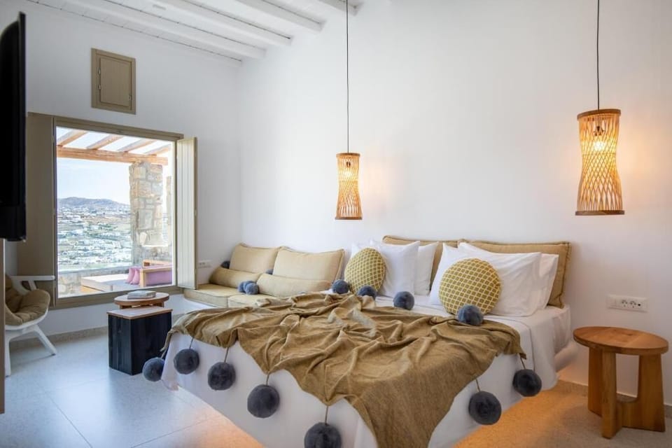 Deluxe Suite, Hot Tub, Sea View (Sofa bed/single use) | In-room safe, blackout drapes, soundproofing, iron/ironing board