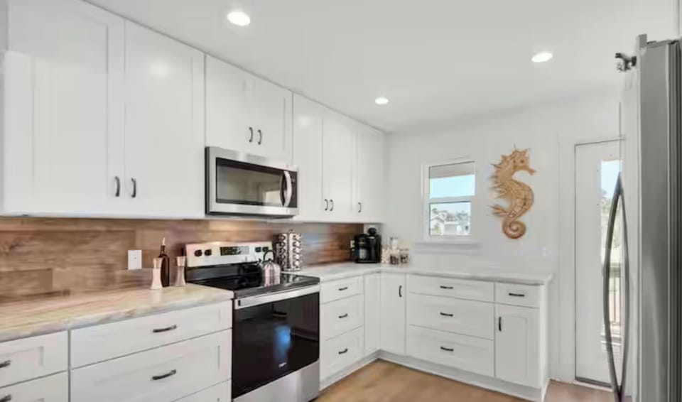 Modern kitchen offers everything needed for effortless vacation meals.