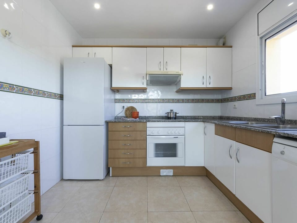 Cabinetry, Sink, Property, Tap, Countertop, Kitchen Sink, Kitchen, Kitchen Stove, Wood, Window