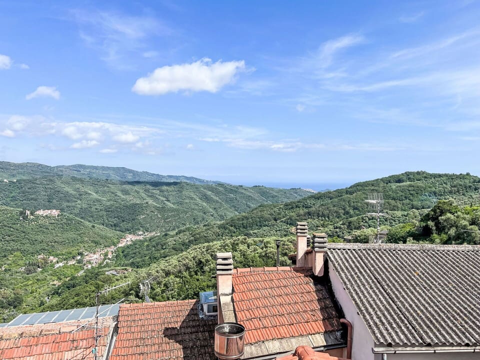Mountainous Landforms, Mountain, Hill, Highland, Landscape, Hill Station, Horizon, Mountain Range, Rural Area, Roof