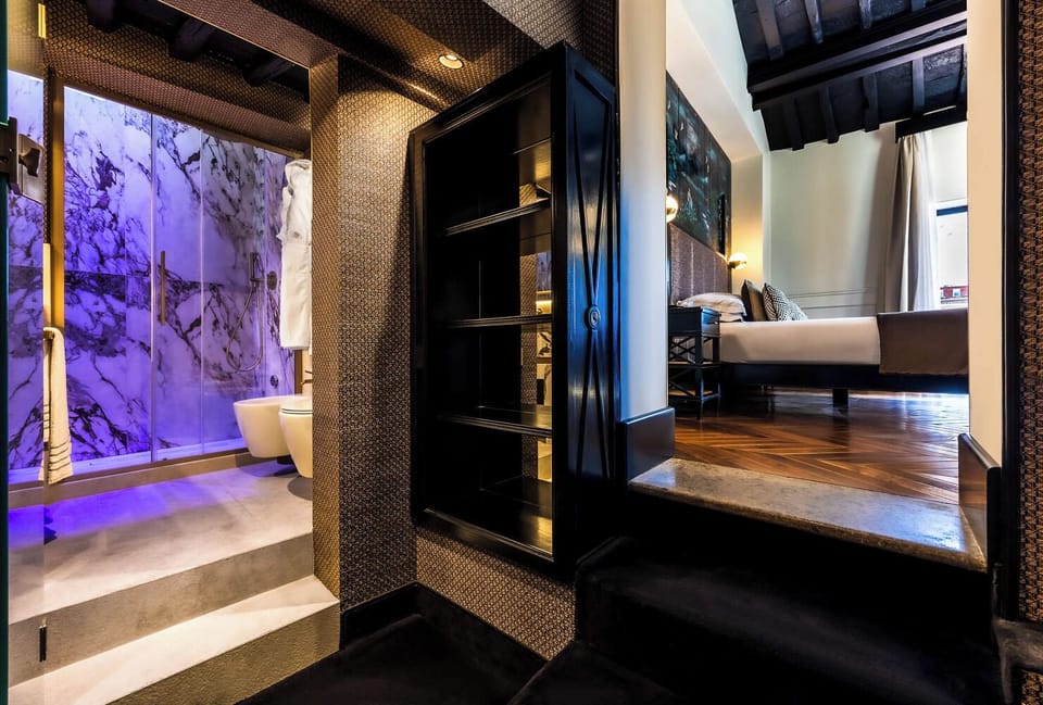 Executive Double Room, 1 King Bed, Balcony, City View | Premium bedding, down comforters, in-room safe, desk