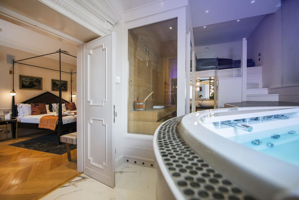 Suite, 1 King Bed | Jetted tub