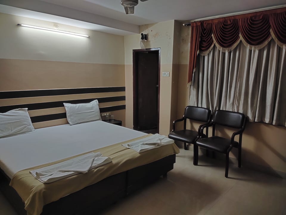 Egyptian cotton sheets, premium bedding, free WiFi, bed sheets