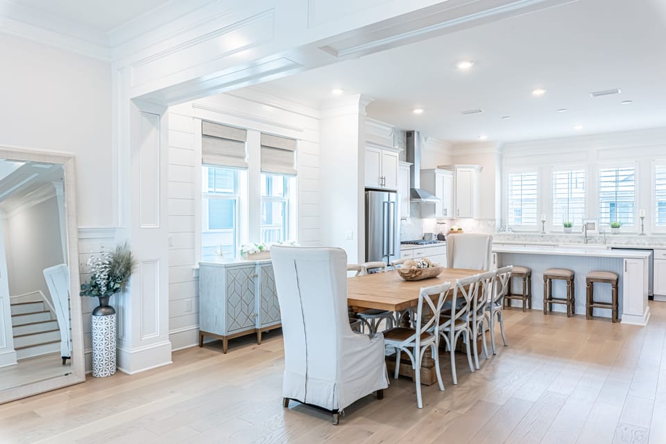 Kitchen & Dining