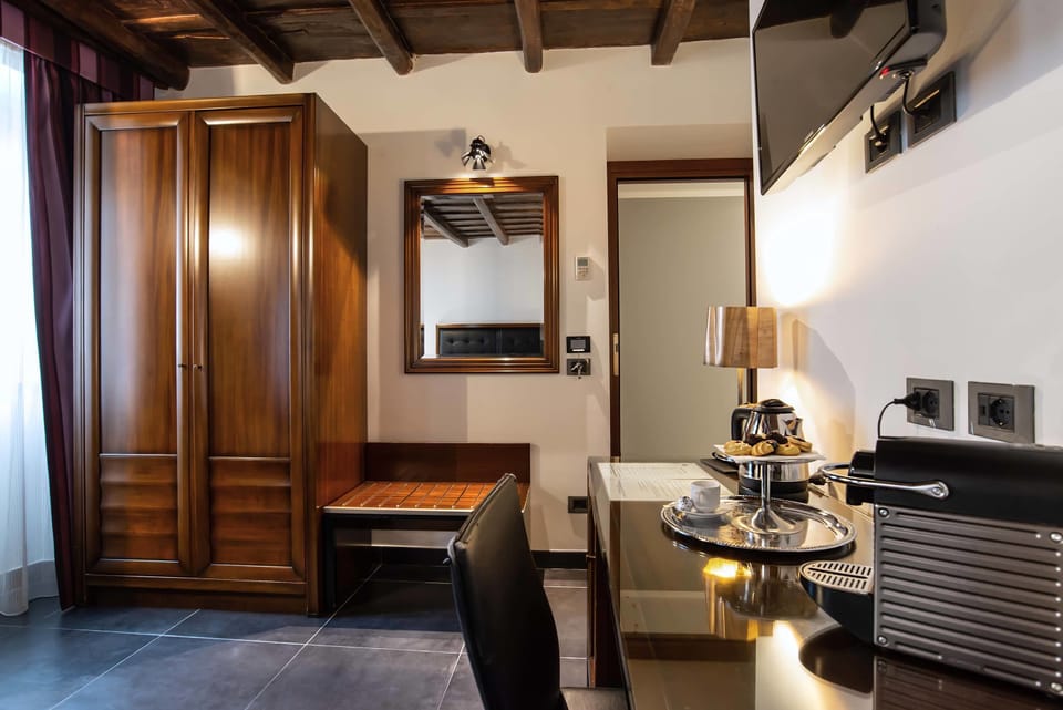 Standard Double Room | Hypo-allergenic bedding, minibar, in-room safe, blackout drapes