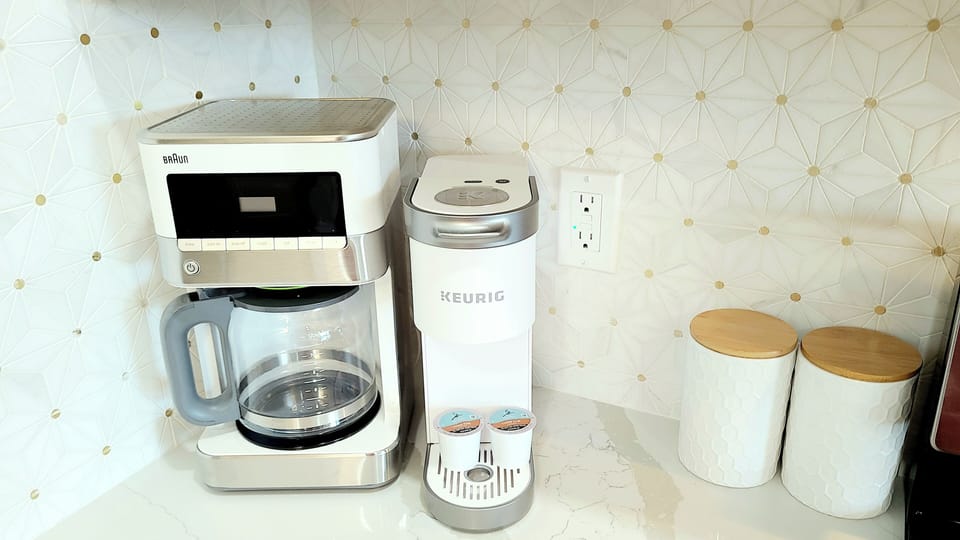 Keurig & 12 Cup Coffee Maker