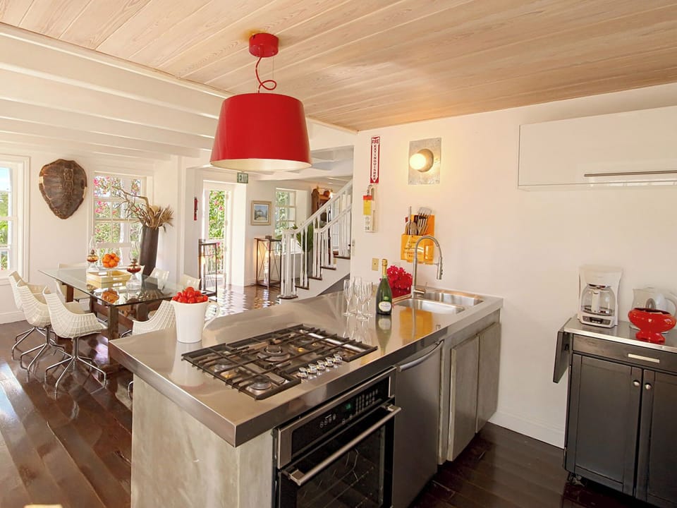 Fully equipped kitchen with modern appliances.