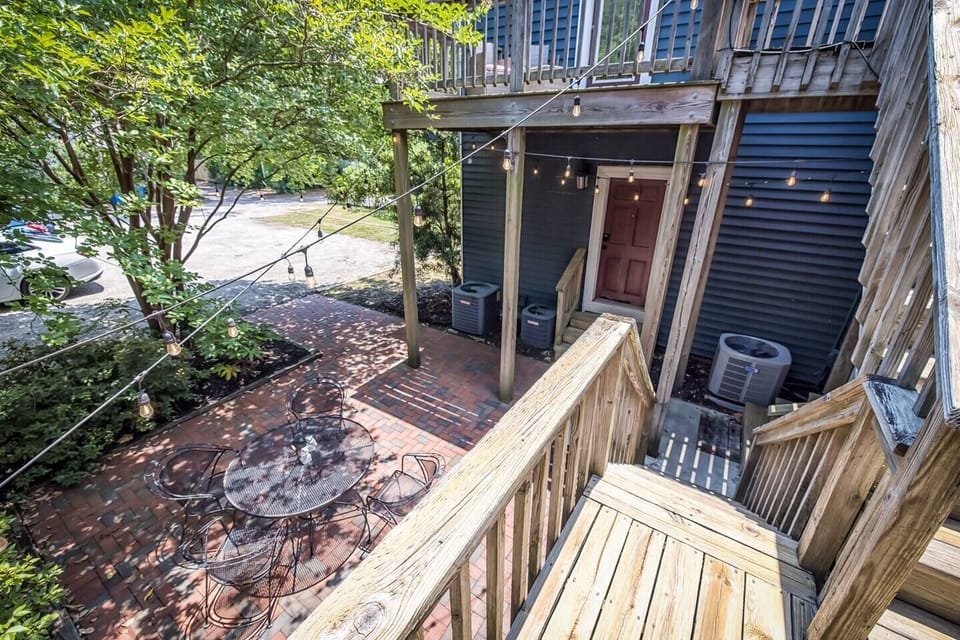 Steps up to the shared Laundry.