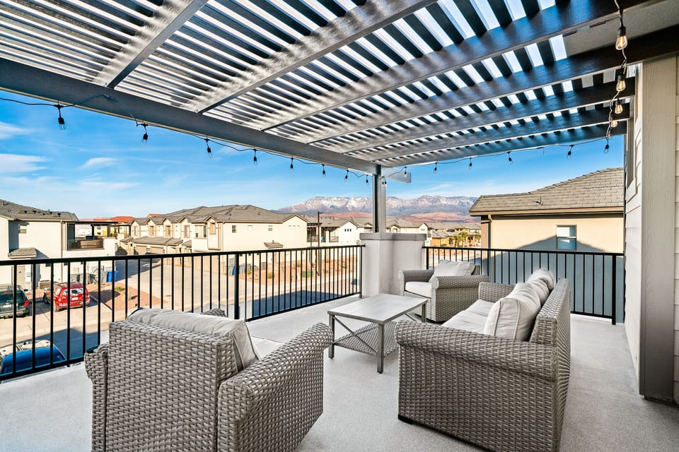2nd level patio 