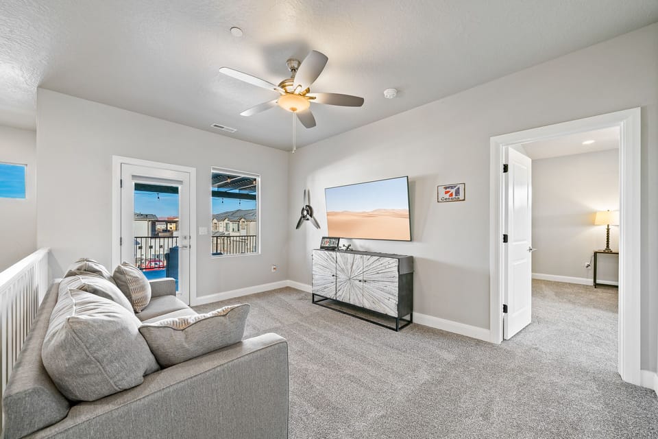 Loft with 70 inch smart TV and sofa bed