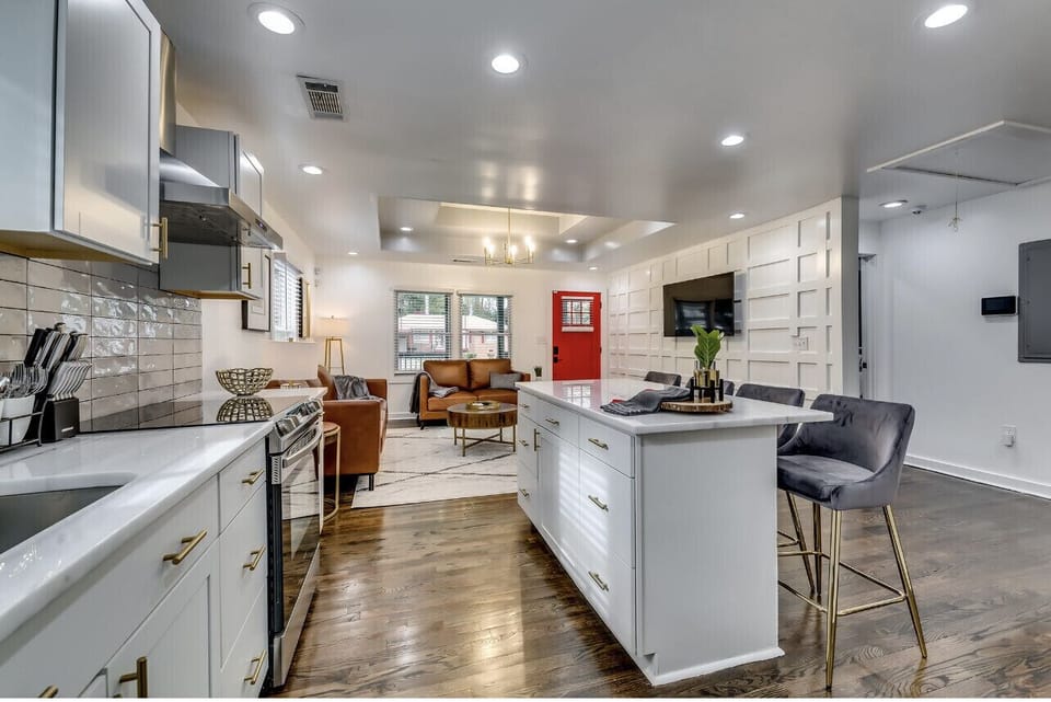 Beautiful Open space with generous lighting options! 