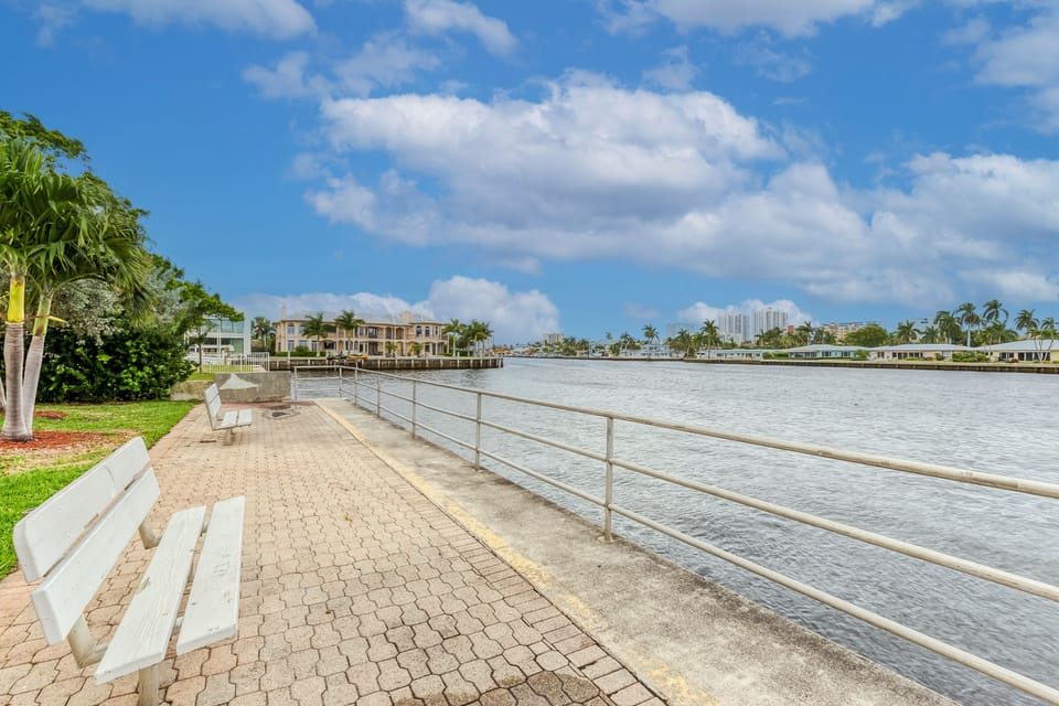 A private park at end of the street on intercoastal; for fishing & sunset/rise.