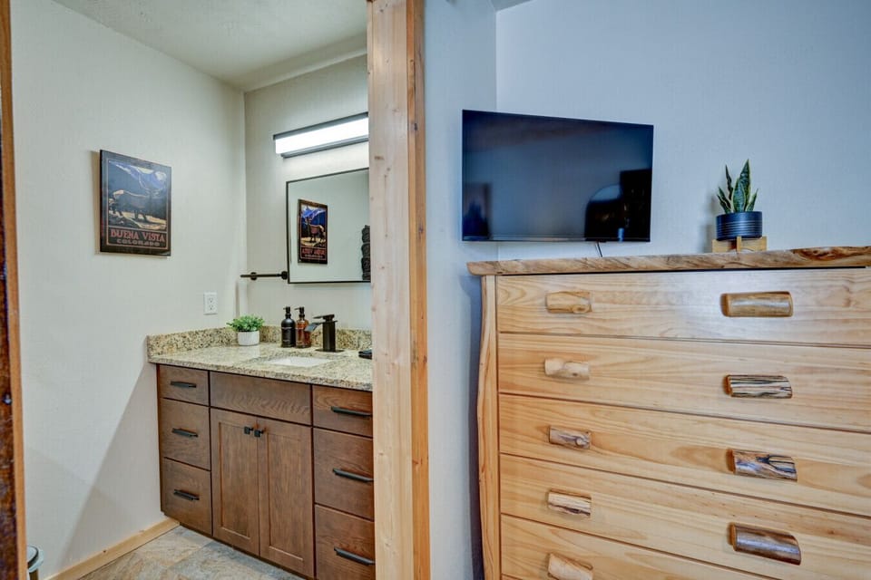 Bedroom 1 - King bedroom with en suite bathroom