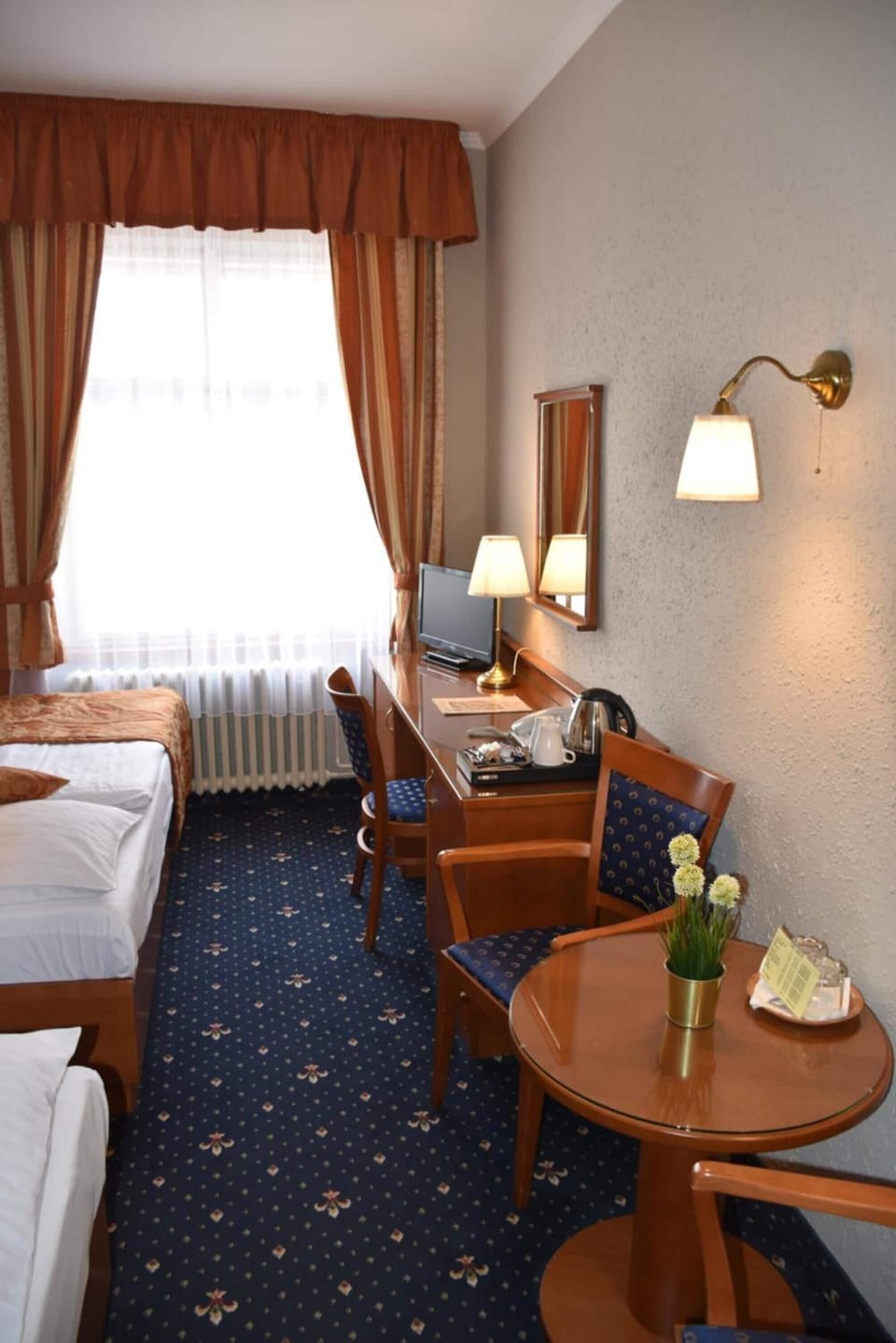 Minibar, in-room safe, desk, free WiFi