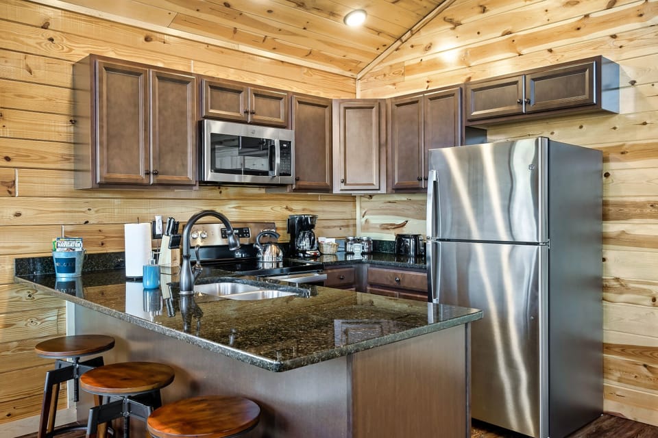 Fully loaded kitchen for all your meal prep needs.