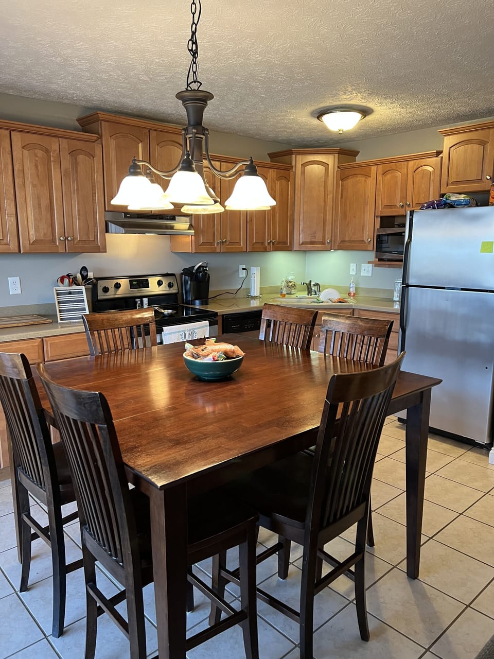 Large kitchen with everything you need 