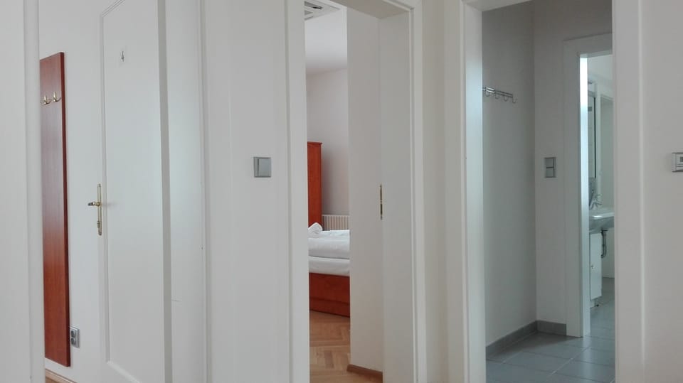 Suite, 3 Bedrooms | Desk, blackout drapes, free WiFi, bed sheets
