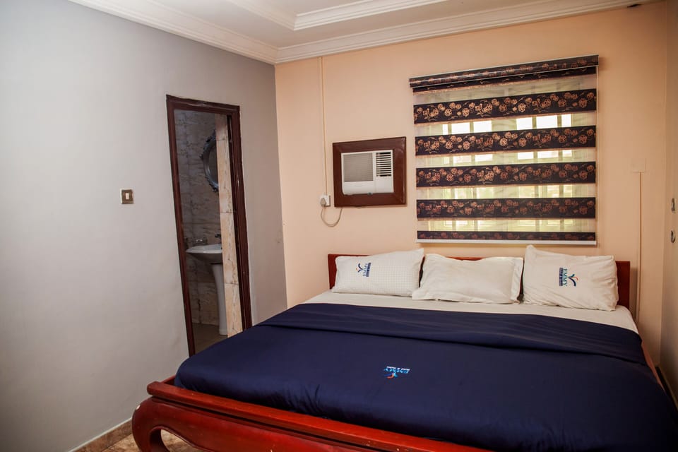 Executive Suite | Egyptian cotton sheets, premium bedding, down comforters