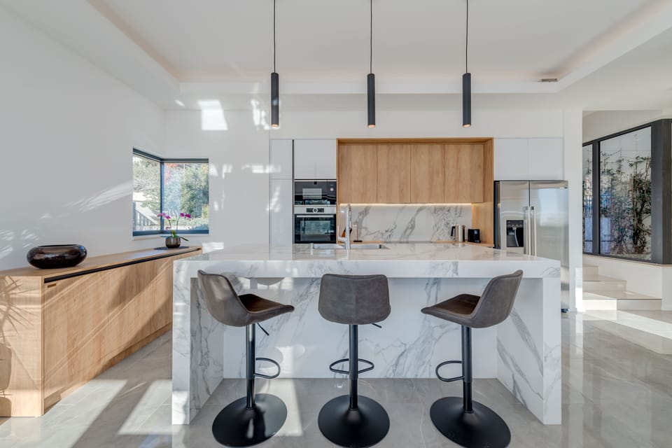 Luxury Villa | Private kitchen | Full-size fridge, microwave, oven, dishwasher