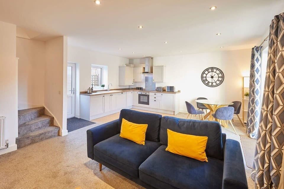 West Cliff Retreat, Whitby - Host & Stay