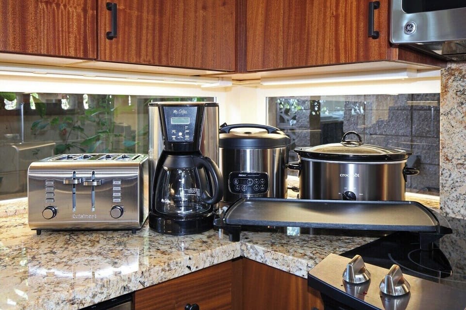 Small Kitchen Appliances - Hale Luco