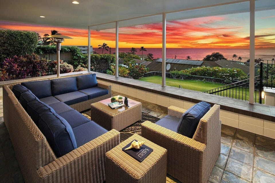 Lanai at Sunset - Hale Luco